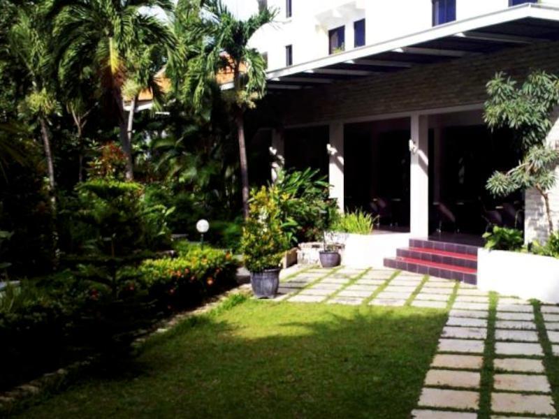 Hotel Santika Cirebon Exterior photo