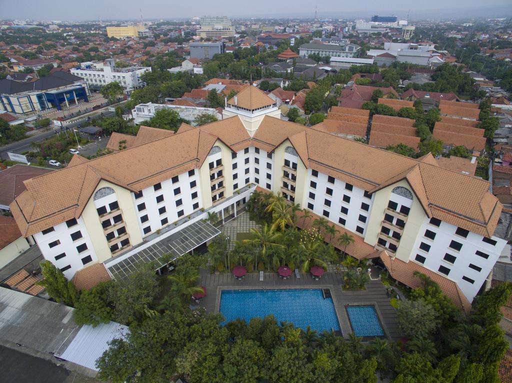 Hotel Santika Cirebon Exterior photo